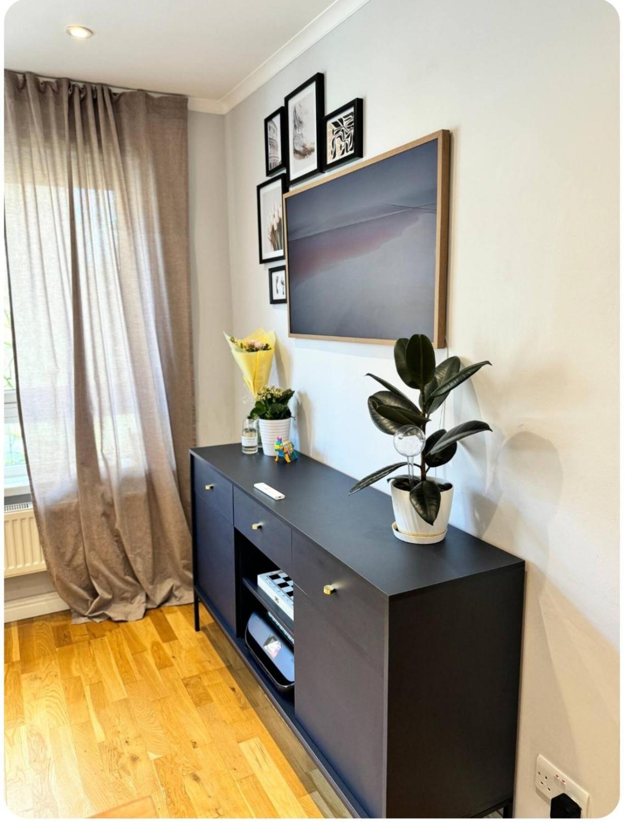 Two Bedroom Flat In The Heart Of Londen Buitenkant foto