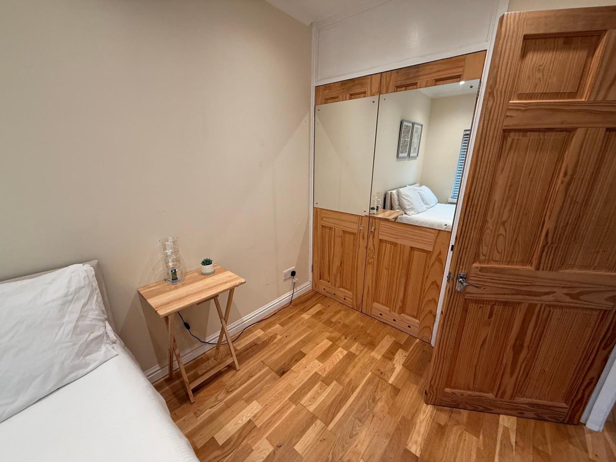 Two Bedroom Flat In The Heart Of Londen Buitenkant foto